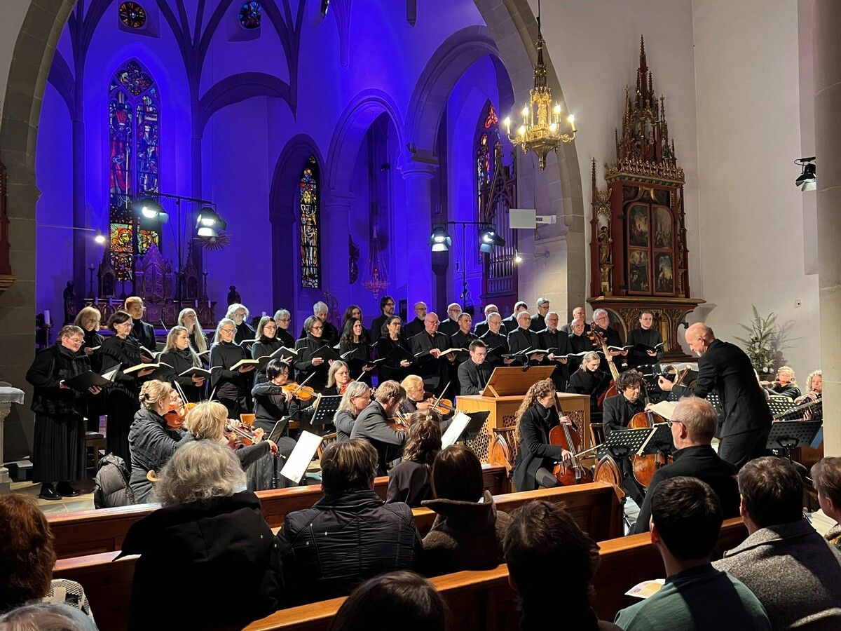 Domkapellmeister Benjamin Lack und allen Mitwirkenden gelang eine beeindruckende „Johannespassion“.⇒Andreas Marte