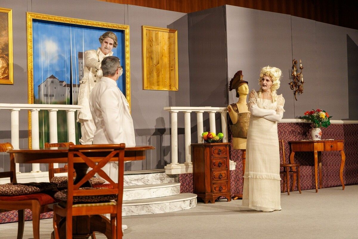 Drei Geister spukten durch das Pfarrzentrum.