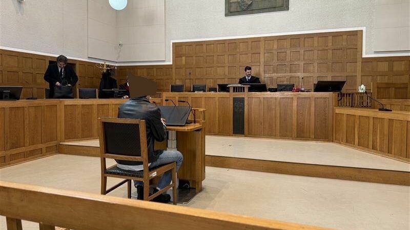 Ein 23-Jähriger saß am Landesgericht Feldkirch wegen absichtlich schwerer Körperverletzung auf der Anklagebank. ⇒VN/SKÖ