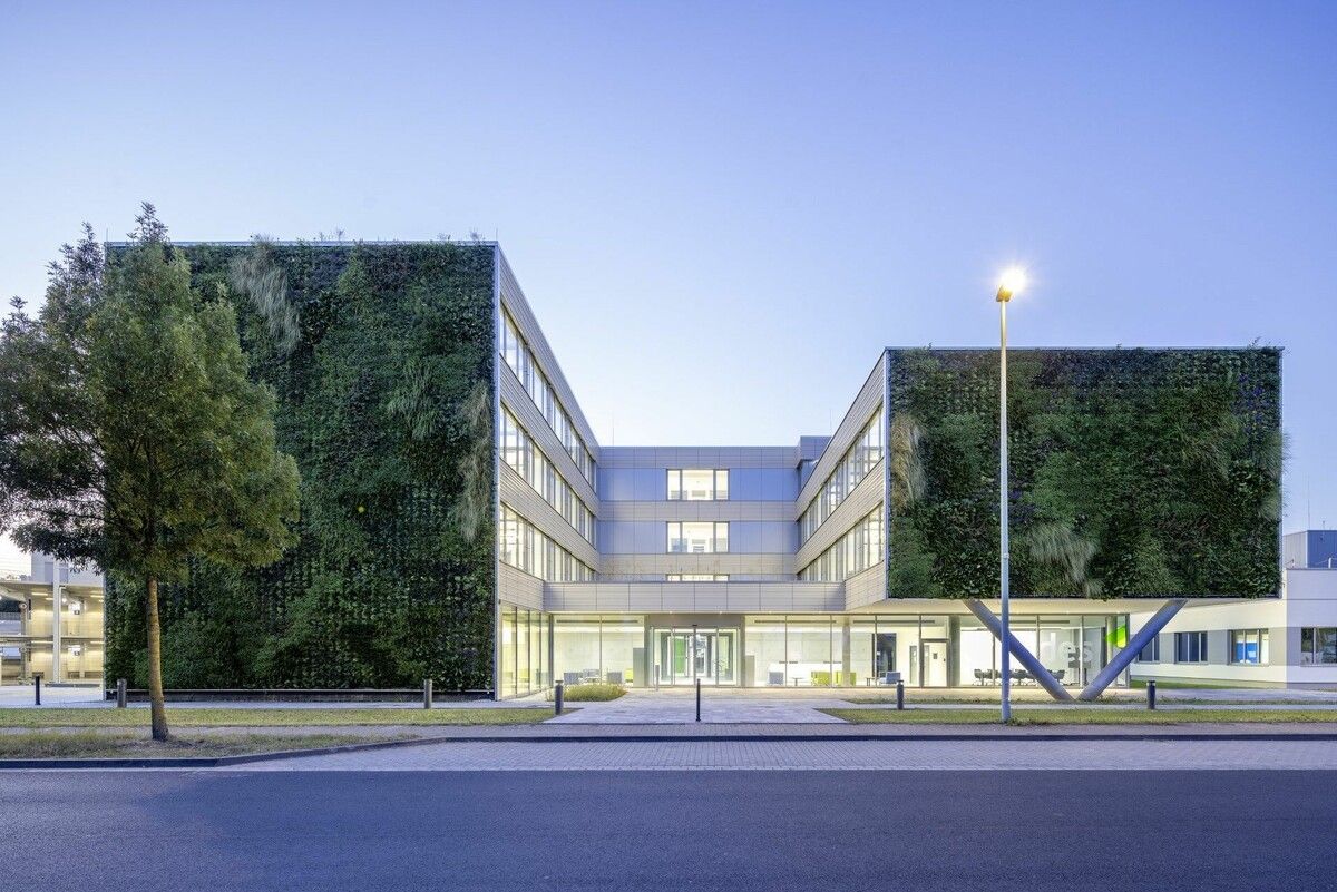 Einer der modernsten Forschungsstandorte Europas ist das Innovationsquartier in Göttingen, dessen erster Bauabschnitt 2025 in Betrieb genommen wurde. ⇒Hempel