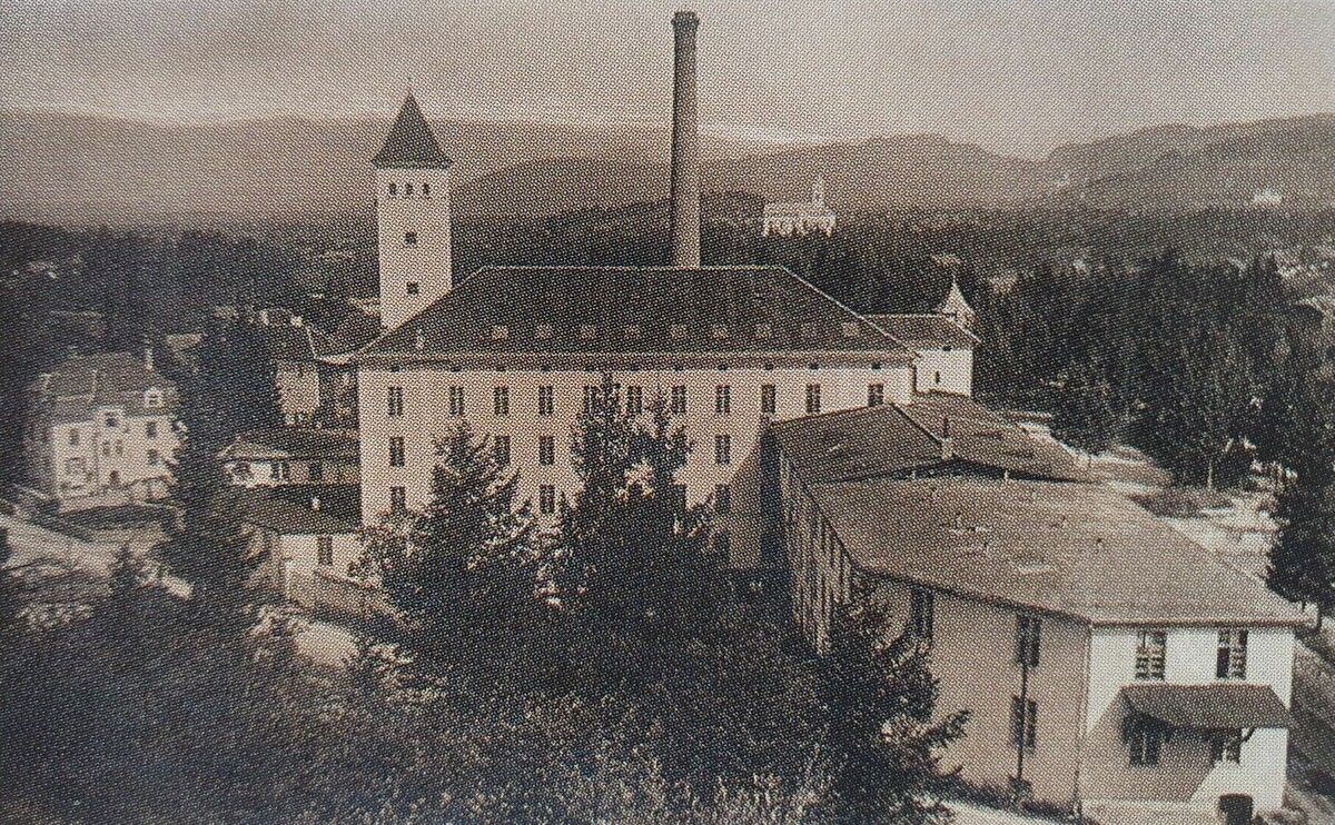 Fabrik von Osten um 1840. ⇒Archiv der MG Rankweil