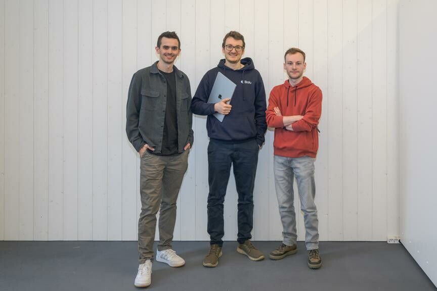 Drei Vorarlberger bringen smarten ­Medikamentenspender auf den Markt