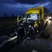 Auf Sattelzug aufgefahren