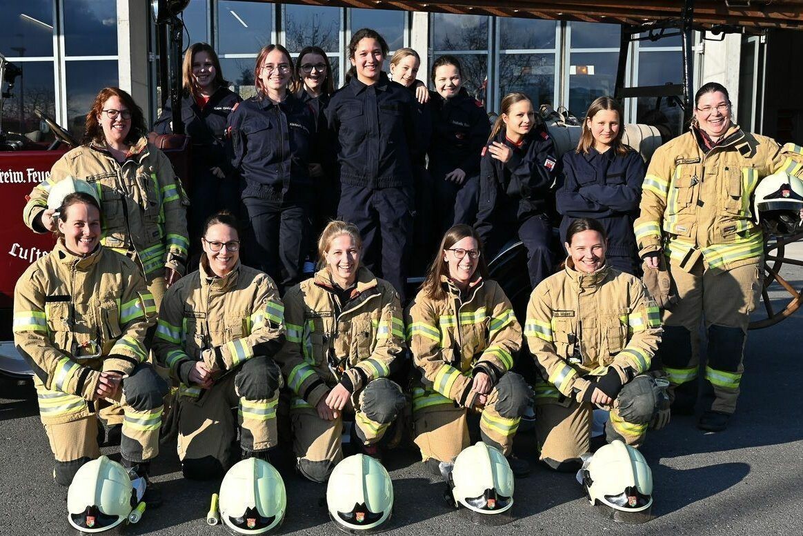 Frauenpower bei der Feuerwehr in Lustenau: Die Feuerwehrfrauen zeigen, dass die Feuerwehr längst nicht mehr eine reine Männerdomäne ist.⇒BVS