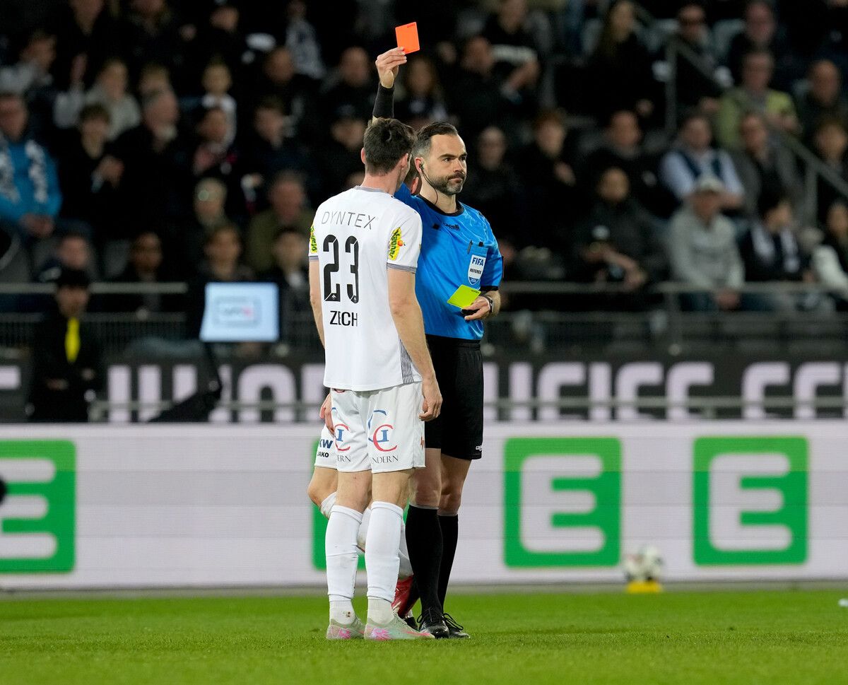 Für Benedikt Zech war sein erst dritter Ausschluss in 249 Pflichtspielen für den SCR Altach ein besonders schmerzhafter, weil auch kaum nachvollziehbar.⇒gepa