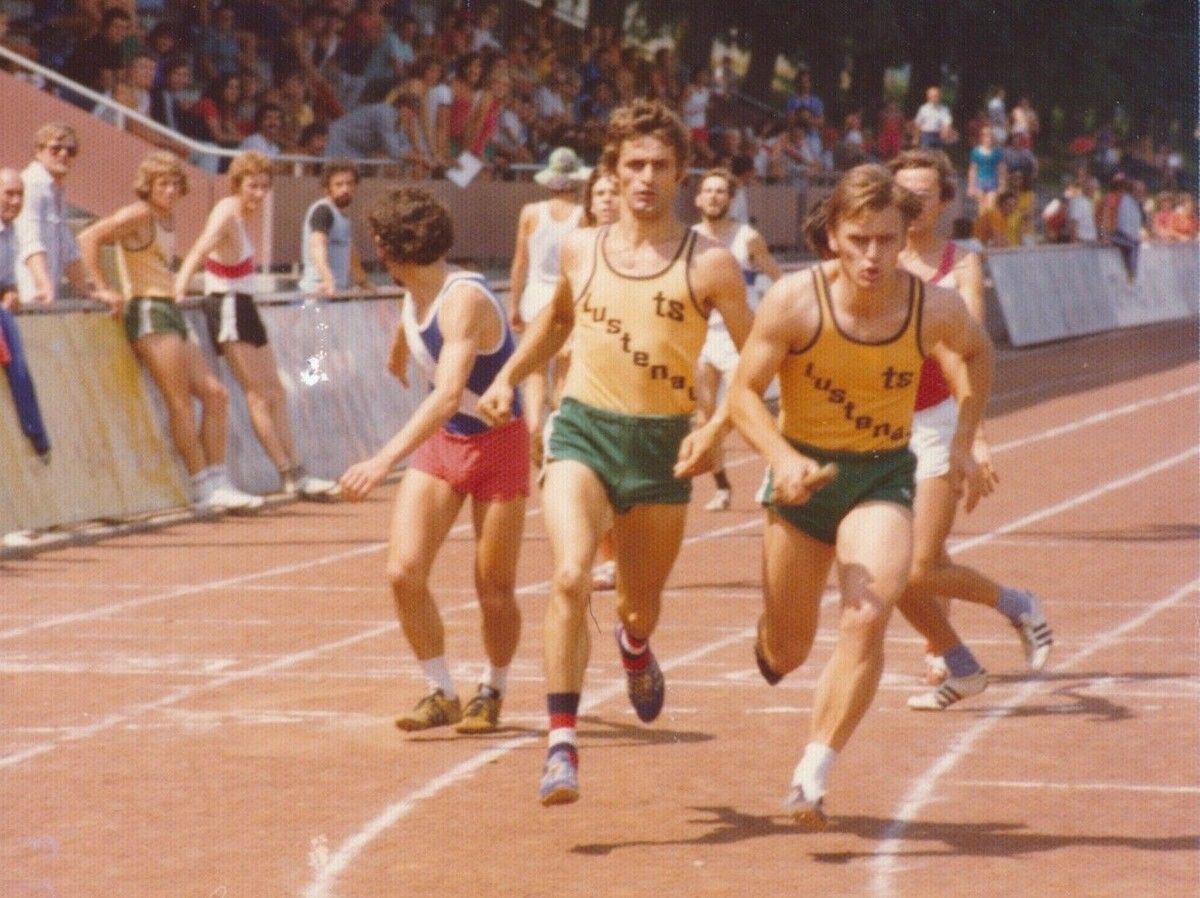 Gelb-Grün im vollen Lauf: Die Athleten der Turnerschaft Lustenau gaben beim Heim-Landesturnfest 1979 alles. ⇒Gemeinde (3)
