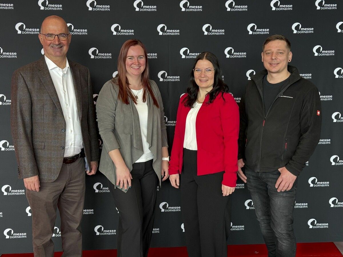 Geschäftsführer Nilly Nail mit dem Messe-Team Sandrina Schneider, Marietta Fuchs und Benjamin Schneider.⇒Franc