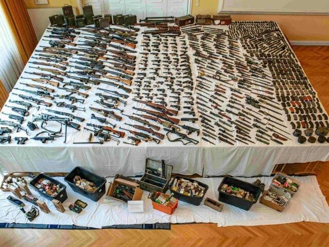 Großeinsatz in Strasshof: 550 Kilo Munition sichergestellt. ⇒LPD NÖ/LKA Kevin Gschaider