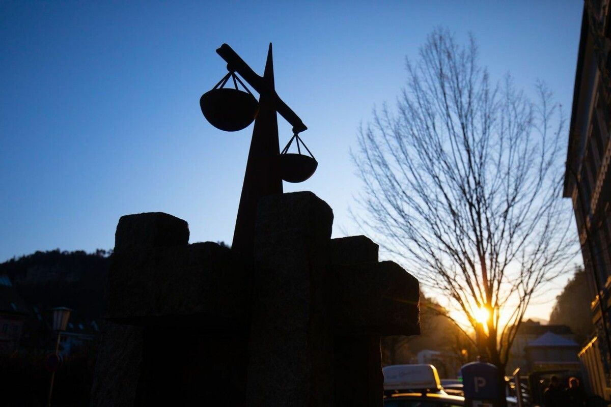 Handelsunternehmen war seit dem Tod des Inhabers ohne Leitung. ⇒hartinger