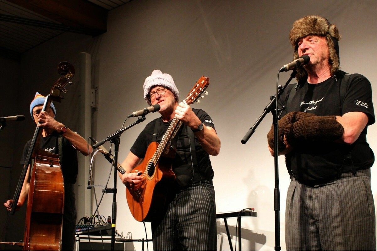 Hanskaspas Enkel in einer Paraderolle: Eine mitreißende Version von Hape Kerkelings „Winterzeit in Wien“.⇒stp (2)