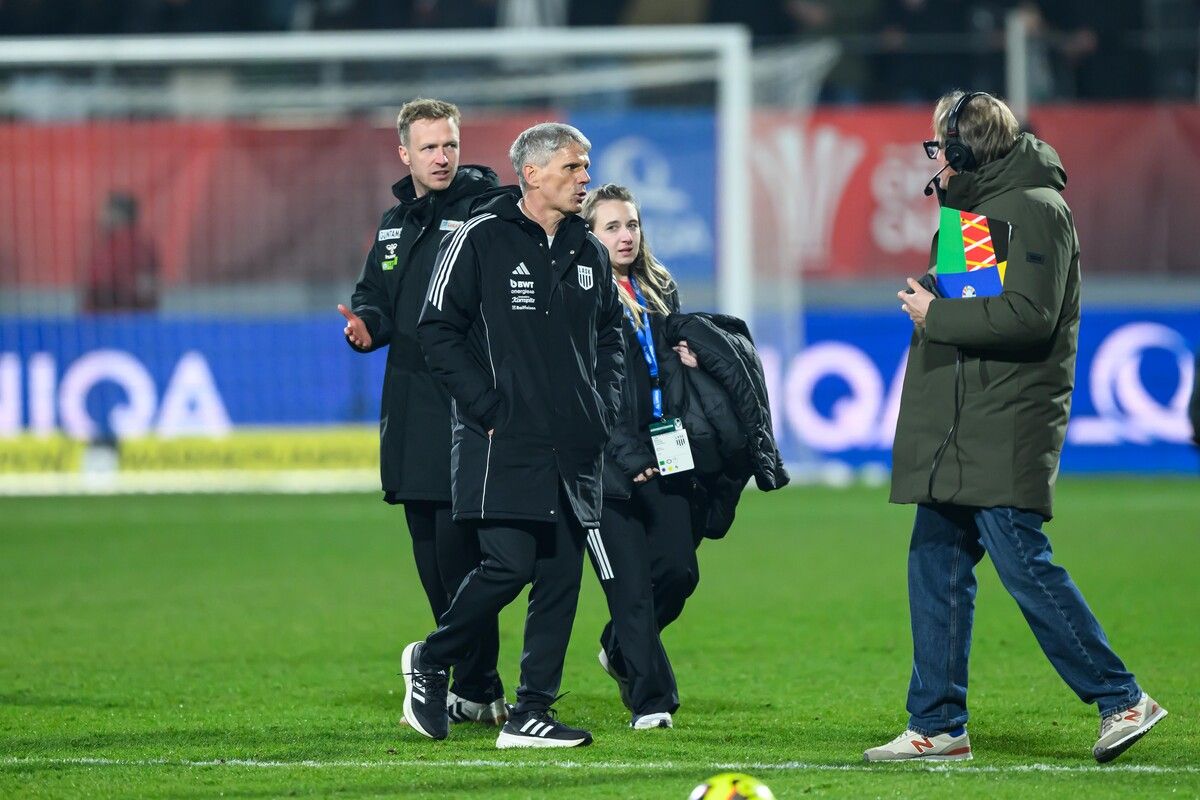 Hatten sich nach dem Spiel nichts zu sagen: Maximilian Senft (l.) und Didi Kühbauer.⇒gepa
