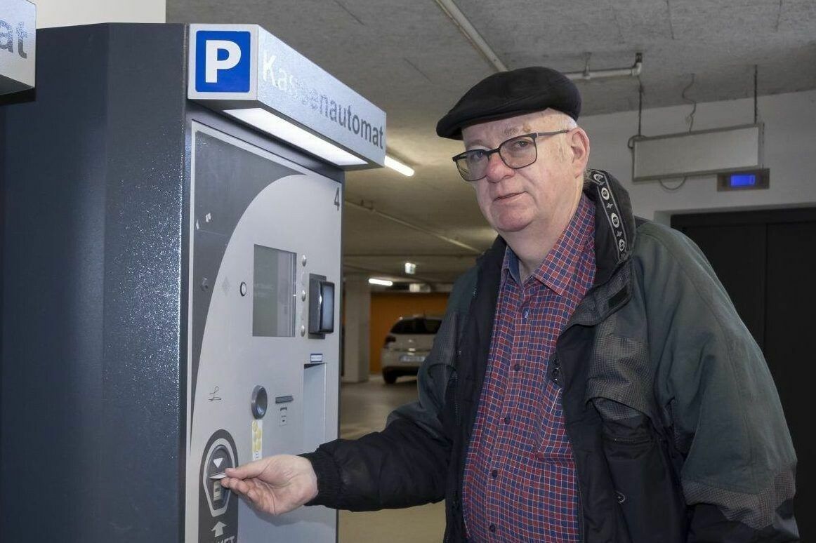Herbert Rosinger in der Stadtgarage Dornbirn.
