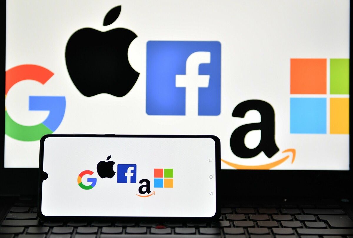 Immer öfter nutzen auch ältere Generationen soziale Medien.⇒AFP