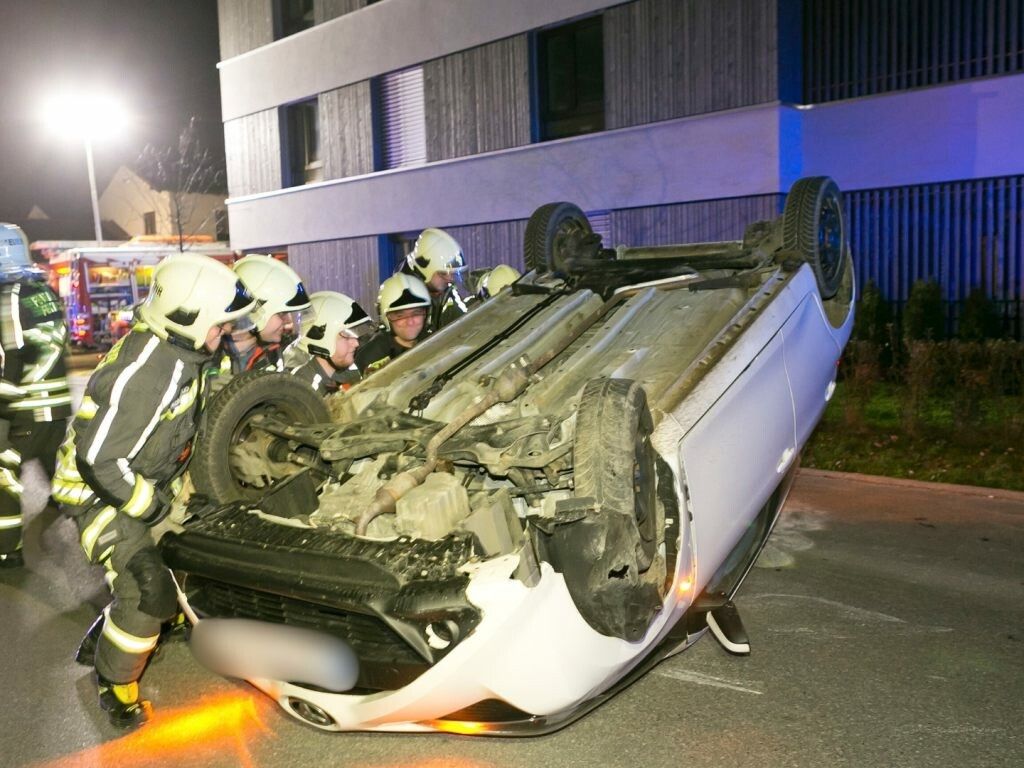 In Feldkirch-Gisingen kam es am Donnerstagabend zu einem Verkehrsunfall, bei dem eine Person verletzt wurde. ⇒Mathis (2)