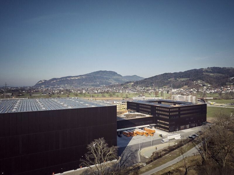 In Wolfurt investierte das Unternehmen in ein Logistik- und IT-Zentrum. Insgesamt wurden 2025 146 Millionen Euro investiert.⇒ FA (3)