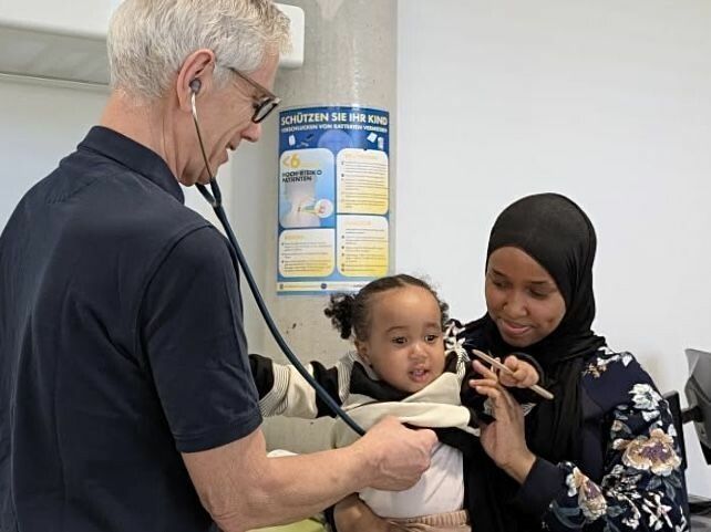 Kinder- und Jugendfacharzt Dr. Harald Geiger vom Kinderärztezentrum (KÄZ) in Dornbirn geht im April in Pension. ⇒KÄZ