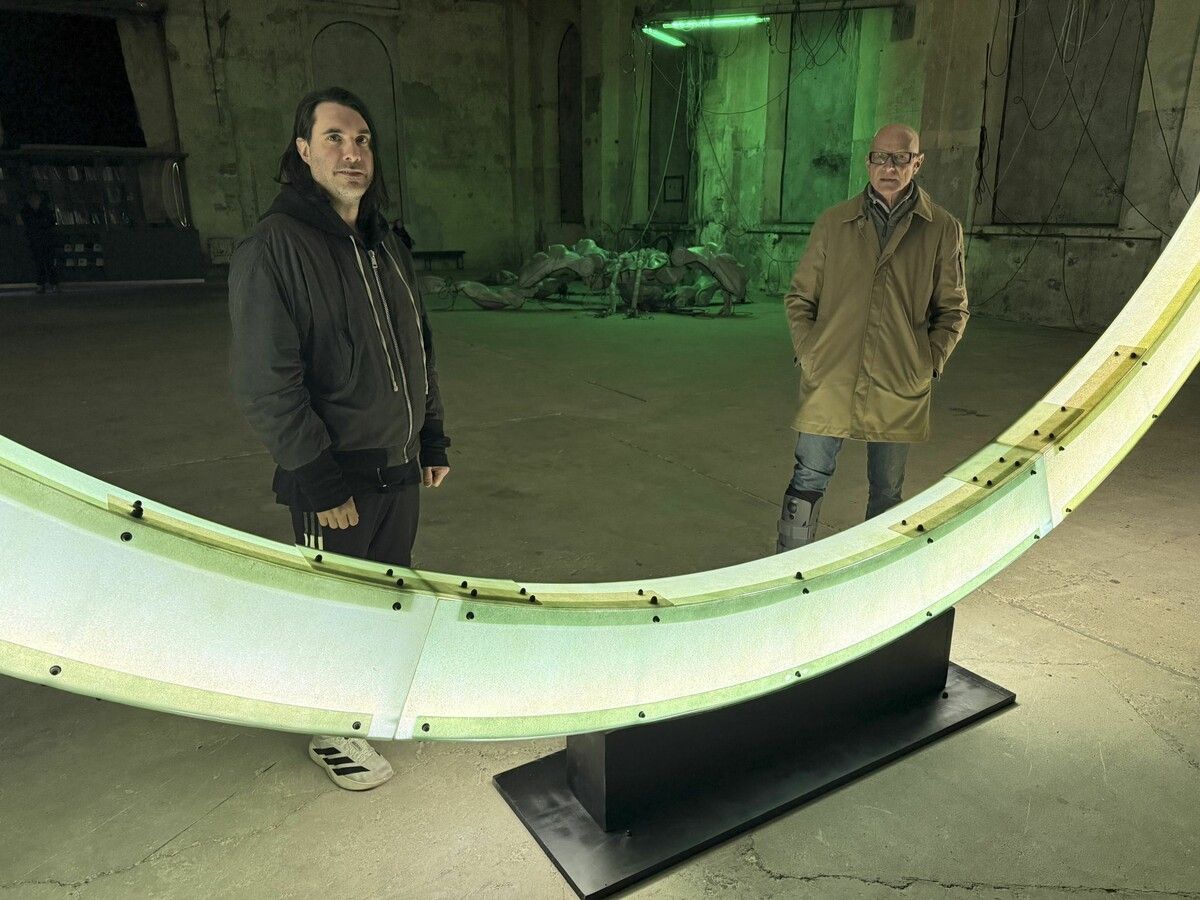 Künstler Davide Allieri und Kunstraum-Direktor Thomas Häusle trafen sich bei 47°24‘35‘‘N _ 9°44‘20‘‘E.⇒König