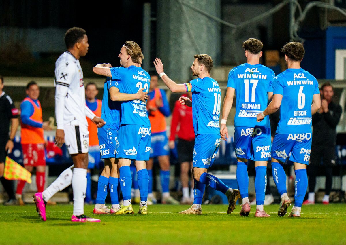 Lange Gesichter bei SW Bregenz, denn Grund für Jubel gab es nur für die Herren in Blau.⇒gepa