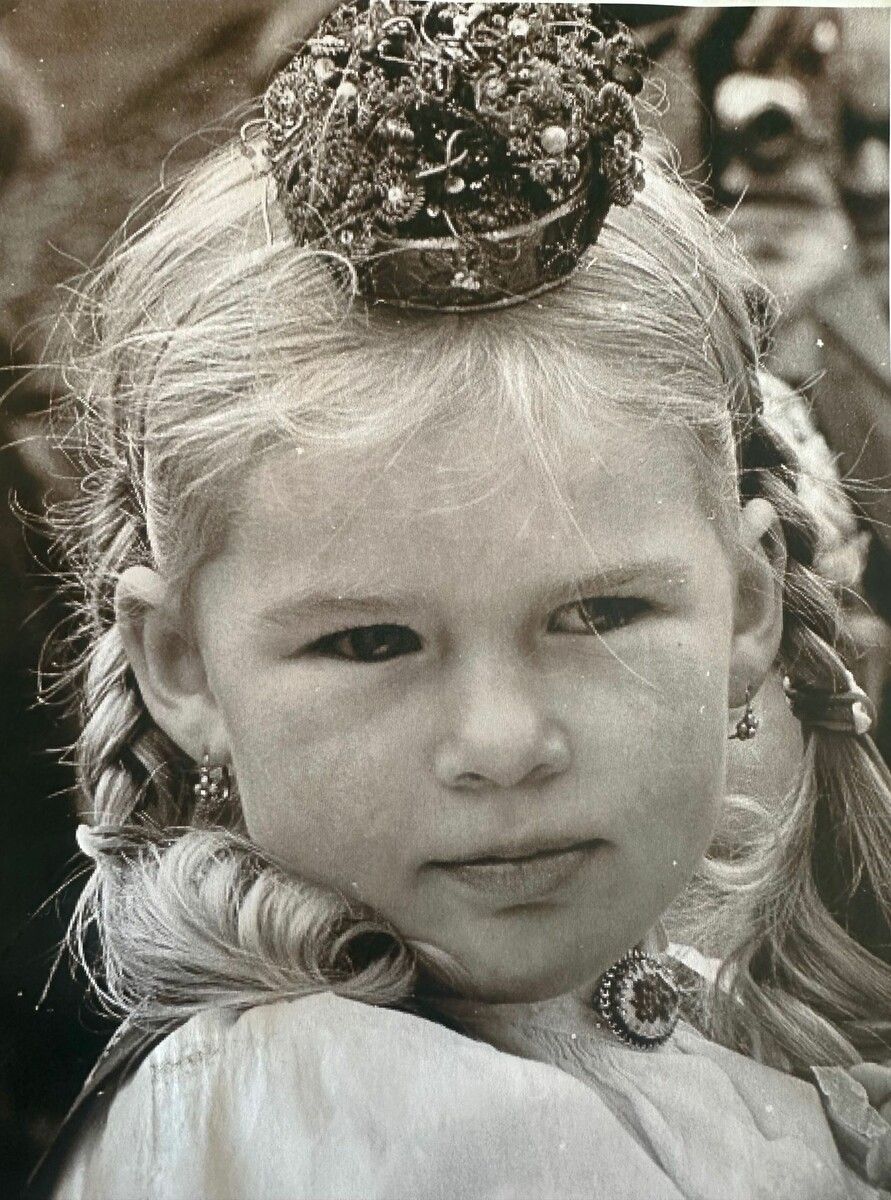 Lucia als VierJährige in der Walsertracht.