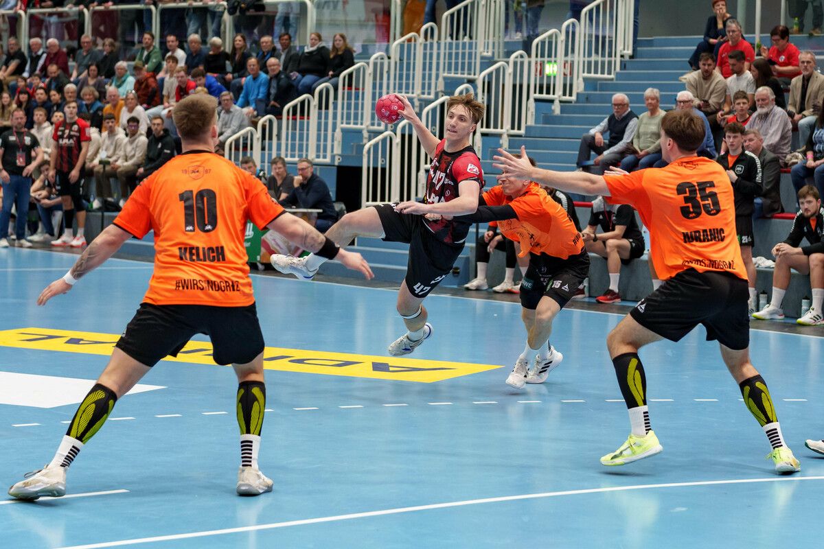 Lukas Fritsch übernahm Verantwortung in der hektischen Schlussphase, leistete sich aber auch zwei unnötige Fehler.⇒VN/Stiplovsek