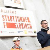 Ein lauter Knall gegen l­eiser werdende Kritik