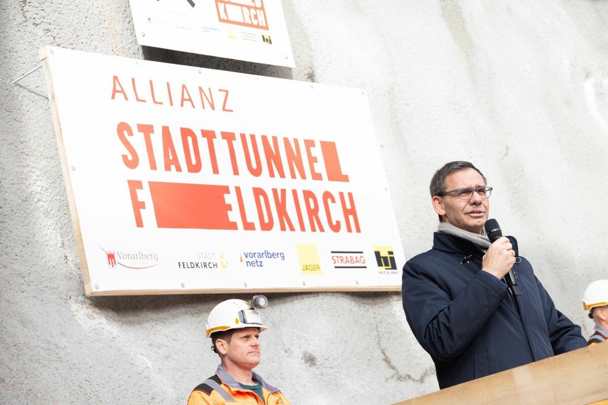 Markus Wallner bei seiner Rede: Auch wenn die finanzielle Situation angespannt ist, müsse man ein Generationenprojekt bauen.