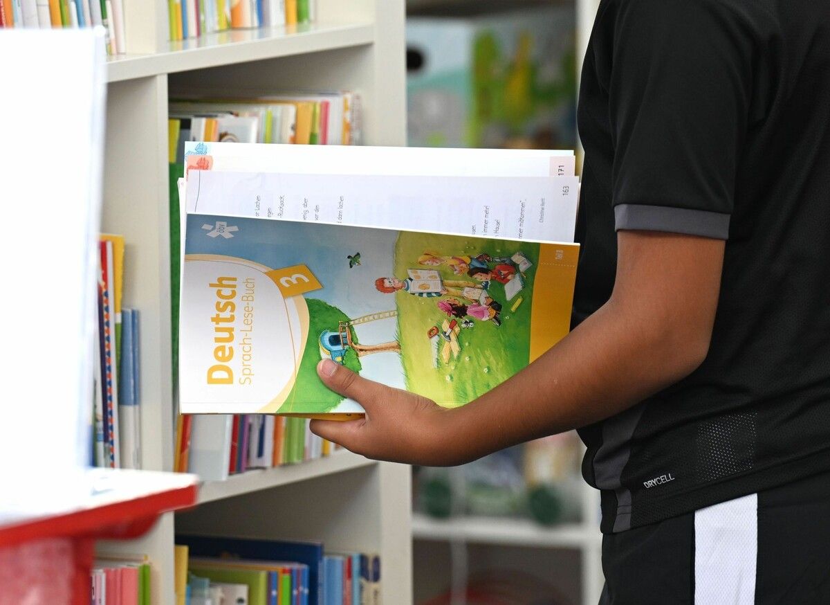 Mehr Personal, frühzeitige Förderung im Kindergarten: Zahlreiche Volksschülerinnen und Volksschüler in Vorarlberg benötigen mehr Sprachförderung. ⇒APA/Fohringer