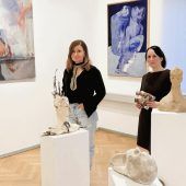 Schau zeigt zwei Perspektiven