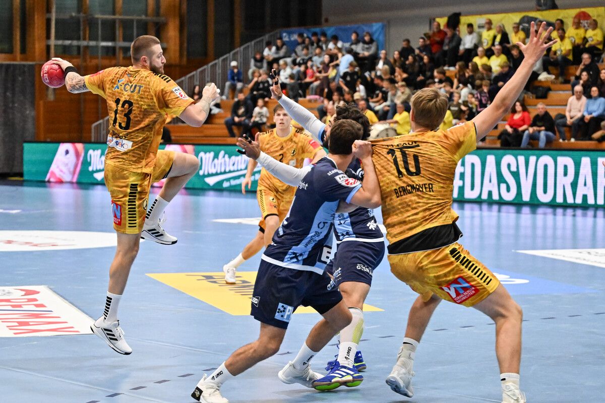 Mindaugas Dumcius (l.) führt mit 132 Treffern ex-aequo mit Hard-Kapitän Ante Tokic die HLA-Torschützenliste an.⇒VN/Serra