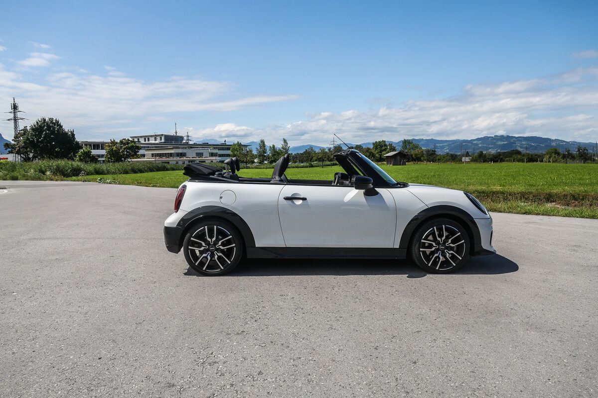 Mini ist einer der letzten Hersteller, der noch ein kleines Cabrio im Produktportfolio hat.⇒VN/Steurer (3)