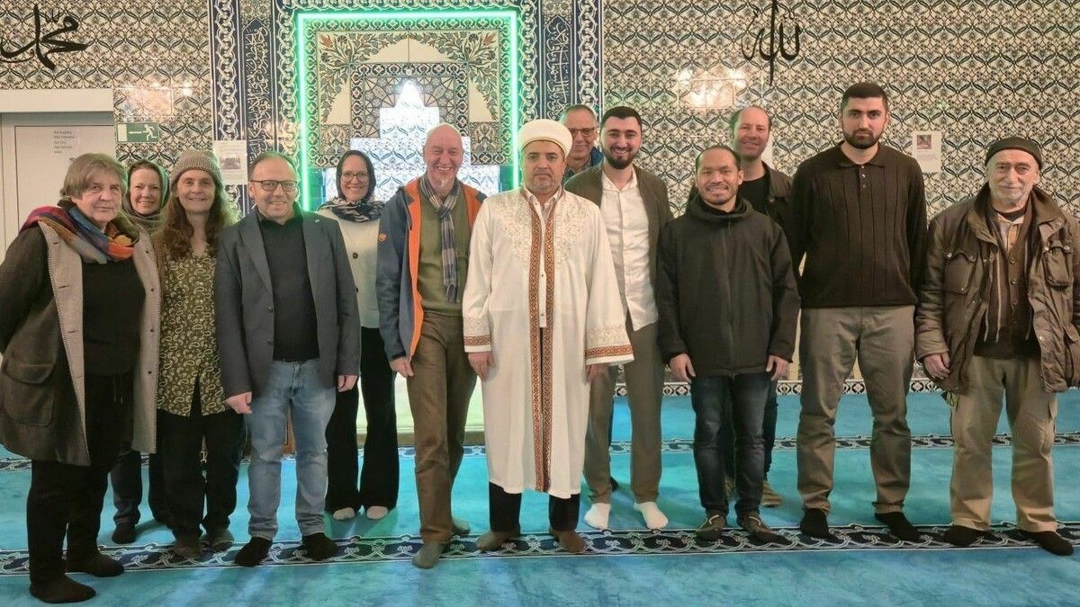 Mitglieder der Pfarre Rohrbach folgten der Einladung der ATIB-Moschee Dornbirn zum gemeinsamen Fastenbrechen und zum interreligiösen Austausch.⇒Carmen Thurnher (2)