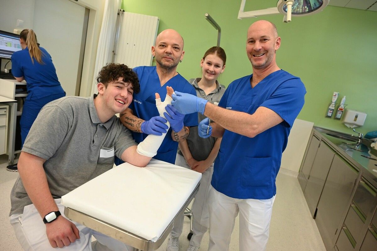 Moritz und Mia vom BG Lustenau schnuppern in den Krankenhausalltag in Dornbirn,⇒bvs (3)