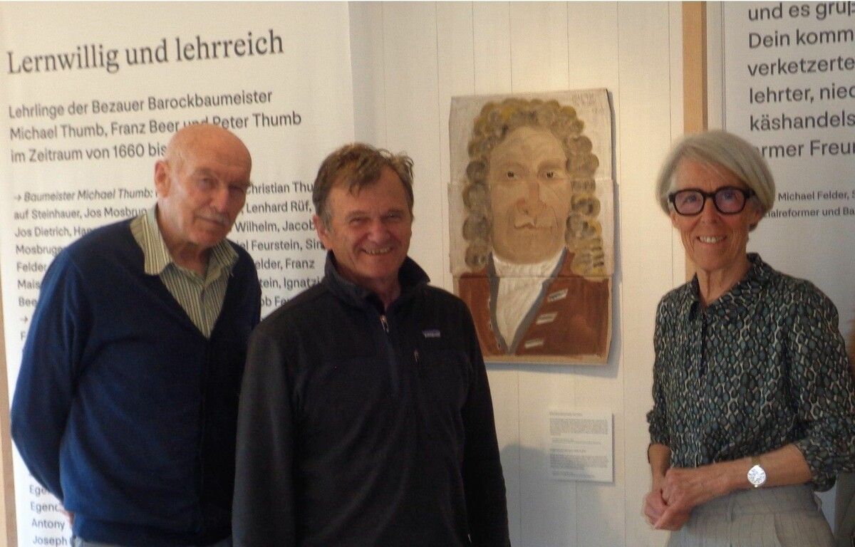 Museumsleiterin Theresia Fröwis, Peter Fink und Ernst Steininger rücken Franz Beer von Bleichten ab 28. März in den Mittelpunkt einer Ausstellung im Bezau Museum.