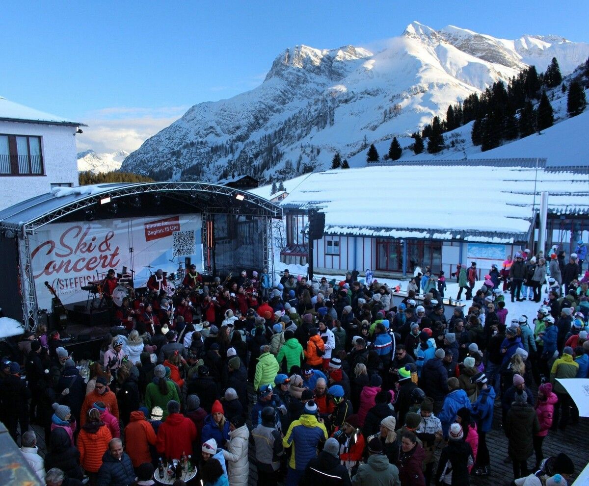Nach der Absage von Ski&Concert vor zwei Wochen soll die Warth-Arena am Samstag, 15 Uhr, beim Auftritt von Alexander Eder wieder beben.⇒ Peter Strauss