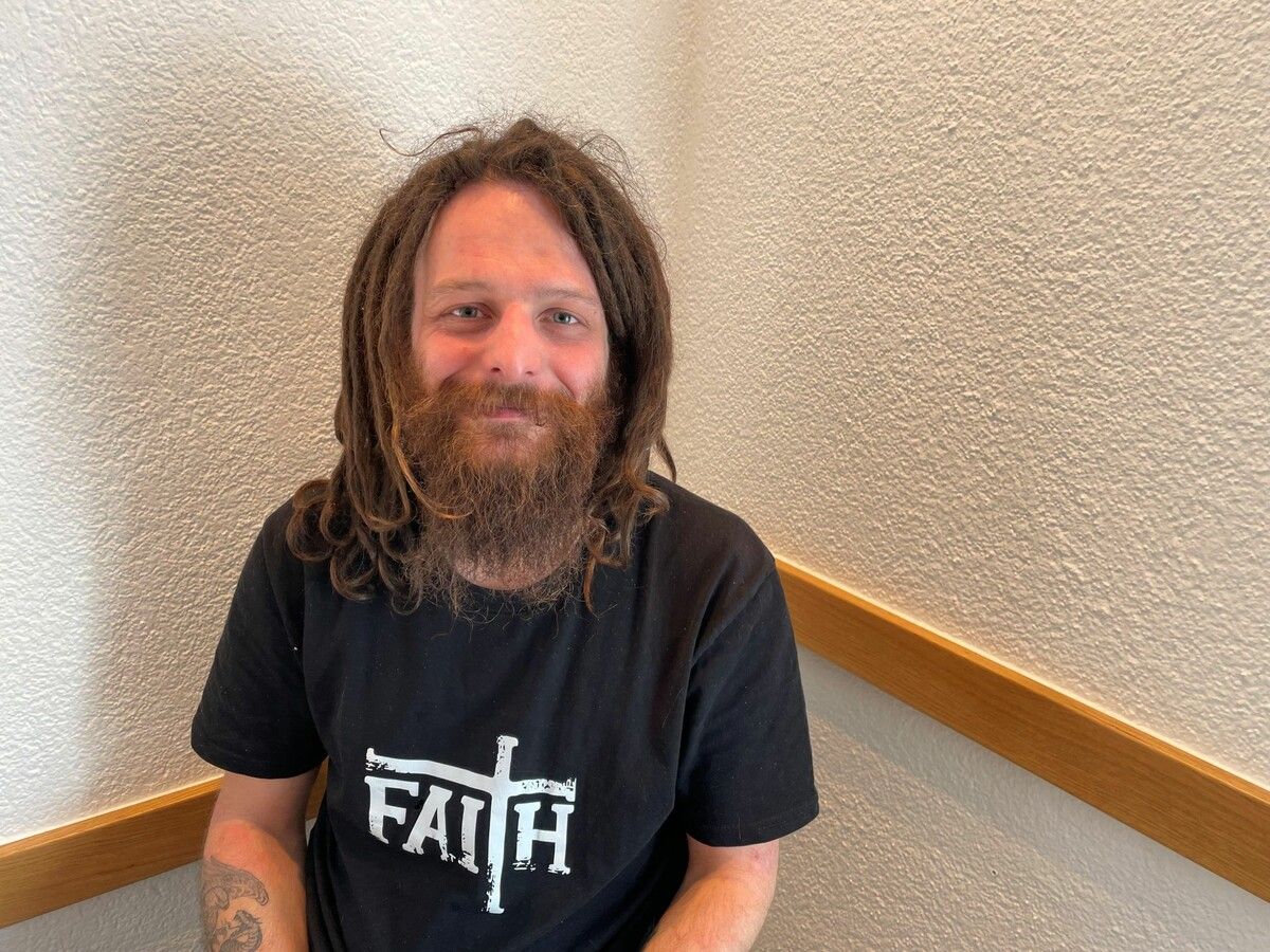 Philipp hat seine Drogensucht überwunden und Gott in sein Leben gelassen. ⇒VN