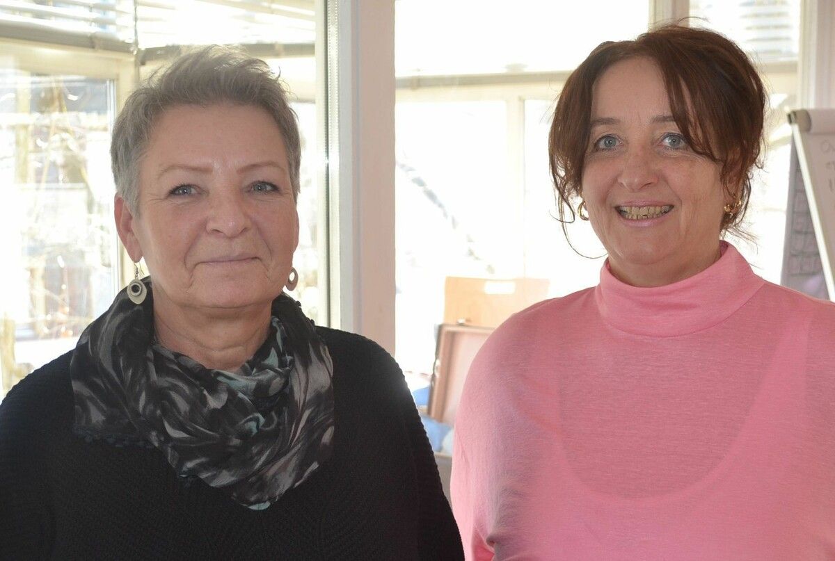 Regine Dobler und Andrea Moser gestalteten die Nachmittage in der Tagesbetreuung.⇒⇒Elke Kager