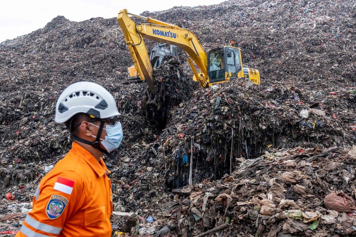 Rettungskräfte suchen weiter nach Verschütteten.⇒AFP