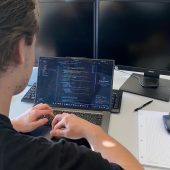 Informatik-MaturantInnen absolvieren IT-Praxistag