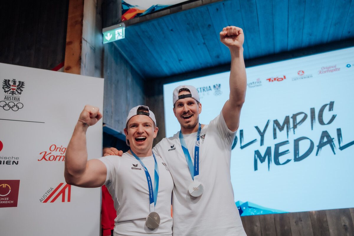 So wie bei den Winterspielen in Cortina holten Thomas Steu (r.) und Wolfi Kindl auch im Gesamtweltcup die Silbermedaille.⇒ÖOC