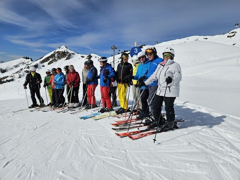 Sonniger Saisonabschluss: Die PVÖ-Wintersportler genossen beste Bedingungen am Diedamskopf.⇒ Pensionistenverband Vorarlberg