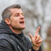 Kopfstoß und Tumulte