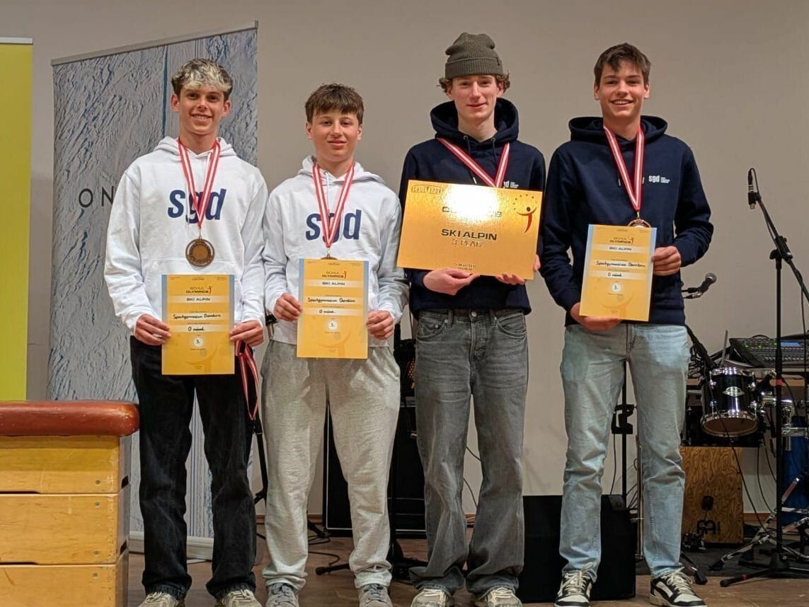 Sportgymnasium Dornbirn holt ÖM-Bronze im Ski-Alpin-Bewerb.⇒Sportgymnasium