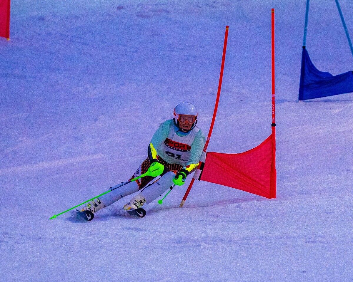 Stefanie Klocker bestätigte ihren Ruf als Grande Dame der Shorty-Szene mit jeweils drei ÖM-Titeln im Firngleiten und Shortcarven.⇒Ski Austria