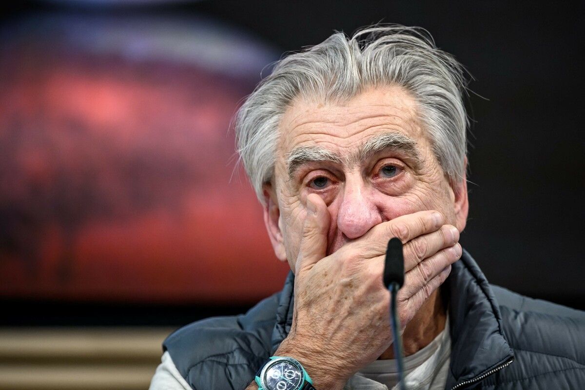 Swatch-CEO Nick Hayek bei einer Pressekonferenz - der Gewinn brach wegen schwacher Nachfrage ein.