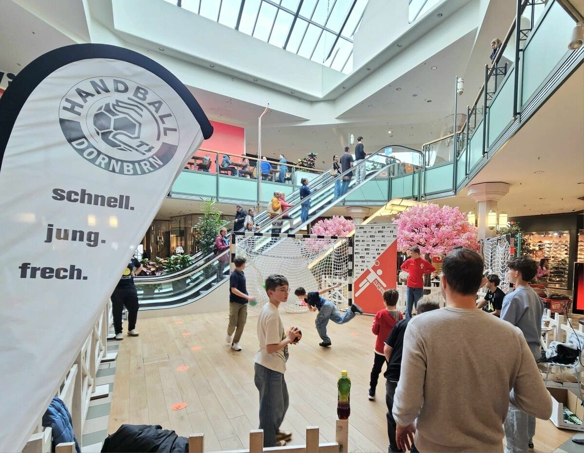 Vergangene Woche motivierte der TS Dornbirn Kinder und Erwachsene, sich beim Handballwurf zu messen. ⇒TS Dornbirn (2)