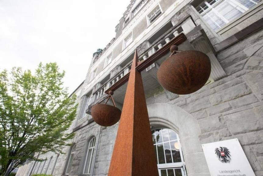 „Viele Fehler in der früheren Unternehmensführung“ Verbindlichkeiten von über 100.000 Euro.⇒Vn/Hartinger