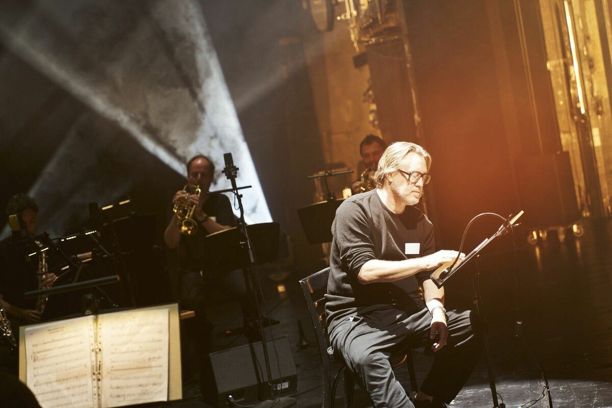 VN-Abonnent:innen besuchen „Holzfällen“ zum Vorteilspreis. ⇒Tommy Hetzel