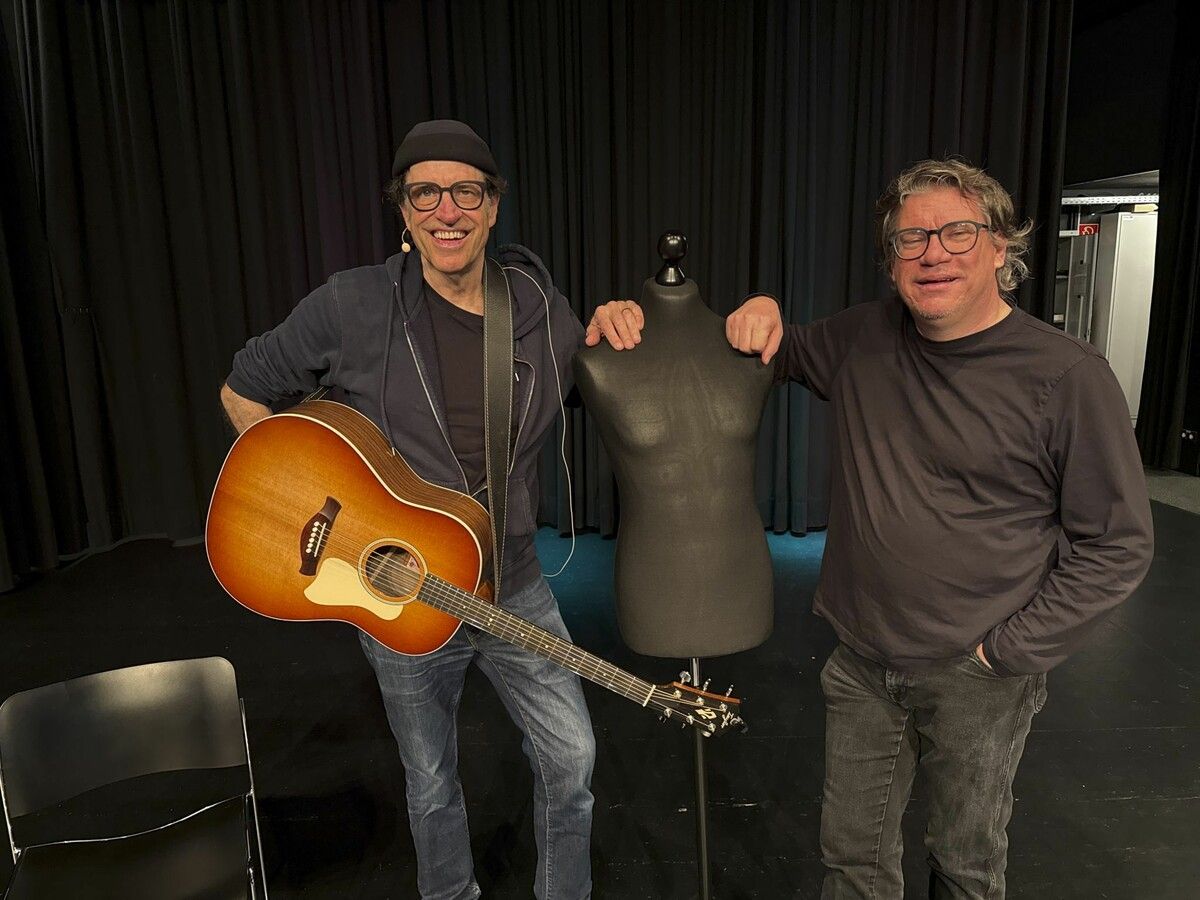 Weil’s raus muss: Helmfried von Lüttichau mit Veranstalter Dieter Heidegger.⇒Franc