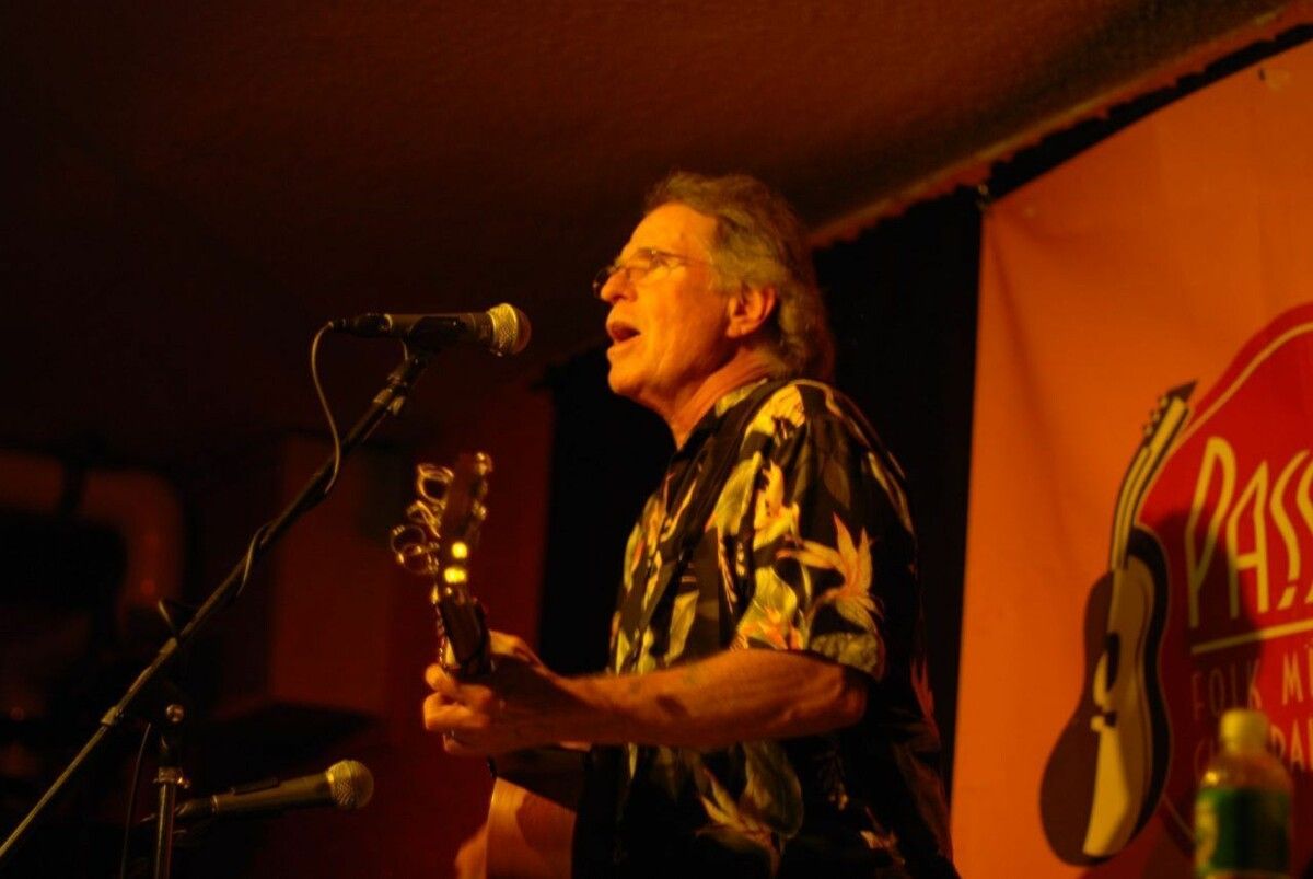 Weltberühmt wurde „Country Joe“ durch seinen „Vietnam-Song“.⇒Thom C from Blackstone Valley