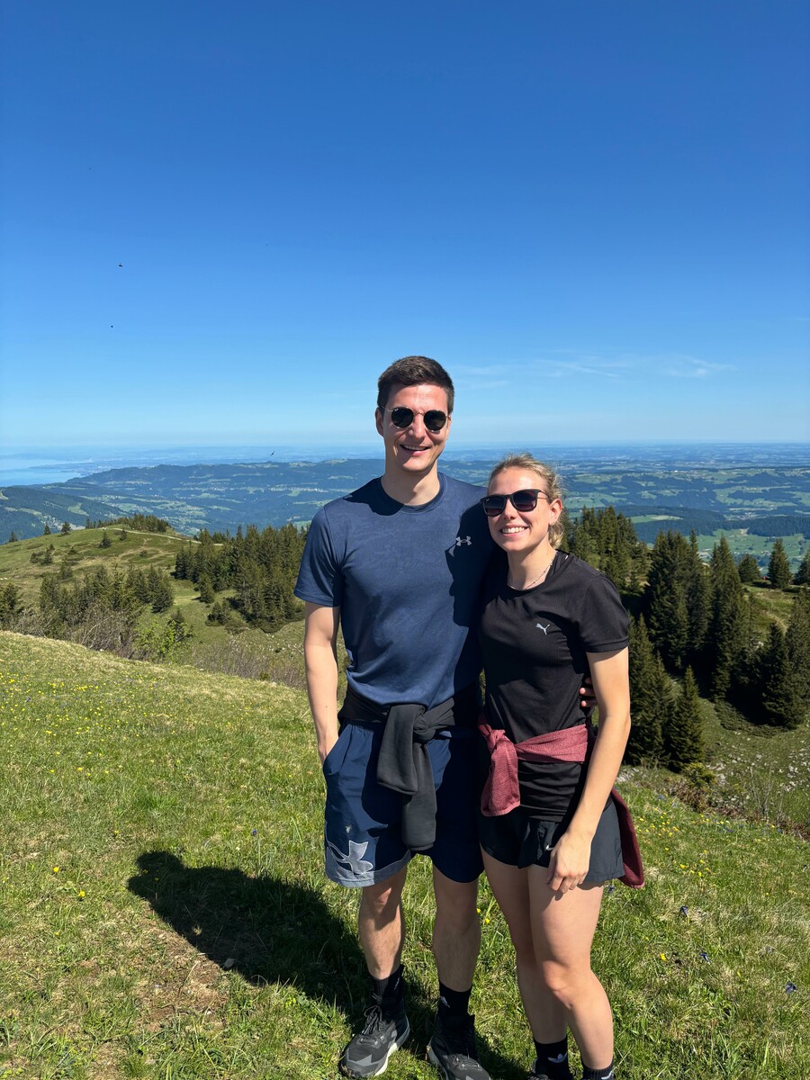 Wenn es die Zeit erlaubt, ist das Paar gerne in Bergen unterwegs.⇒Privat